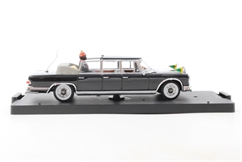 Mercedes Benz 600 African King