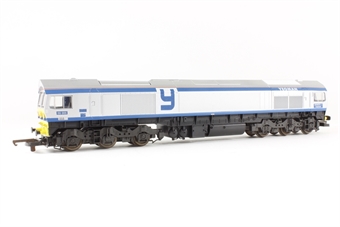 Class 59 59005 'Kenneth J Painter' in Foster Yeoman silver and blue