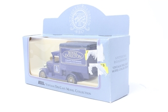 Chevrolet box van 'Royal Doulton'