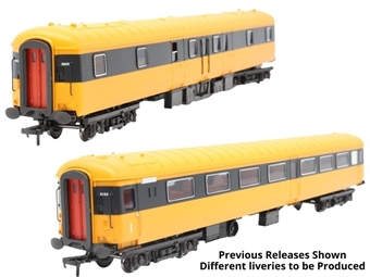 Irish Mk2D coaches in Irish Rail livery - see item description for more information