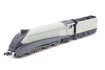 Class A4 4-6-2 2510 "Quicksilver" in LNER silver - Limited Edition of 200