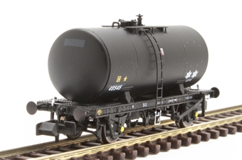 Class B ZRW depot fuel oil tank in BR departmental black - ADB999073