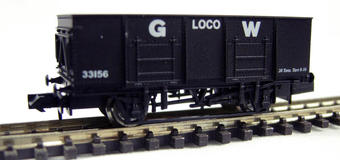 20t mineral wagon in "GWR loco" livery number 33147