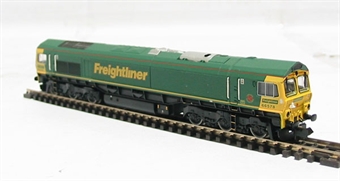 Class 66 diesel 66578 in Freightliner livery