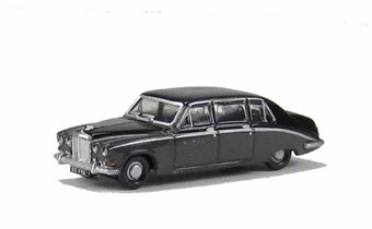 Daimler DS420 Limousine in black & carlton grey