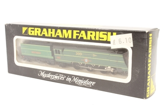 Merchant Navy Class 4-6-2 21C21 'Channel Packet' in SR green - Golden Arrow limited edition