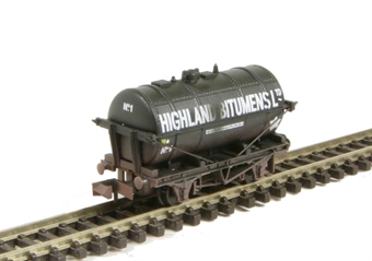 Short Wheelbase Tanker 'Highland Bitumens' No.1 (Weathered)