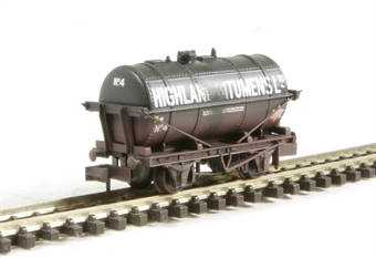 Short Wheelbase Tanker 'Highland Bitumens' No.4 (Weathered)