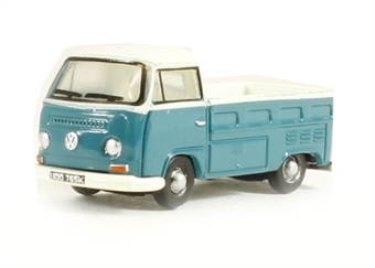 VW Pick Up in Emerald Green Arcona White