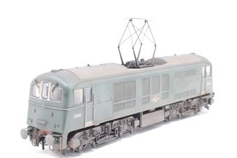 Class 71 E5002 in BR Plain Green (weathered) - Kernow Models exclusive