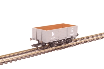 6-plank mineral wagon 150475 in LNER grey