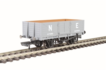 6 plank wagon in LNER grey 143946