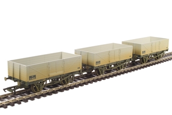 Pack of 3 6-plank open wagons in BR grey - weathered