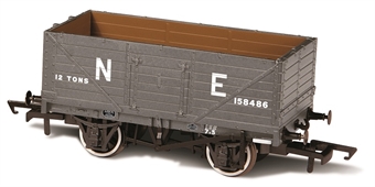 7 plank open wagon 158646 in LNER grey