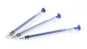 Pack of 3 disposable 1mm syringes