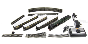 The Orient Express train set with BR 4-6-2 "Clan Line" Re-built Merchant Navy Class loco 35028 and 3 pullman coaches