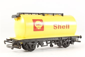 Shell Tank Wagon in yellow (plastic wheels)