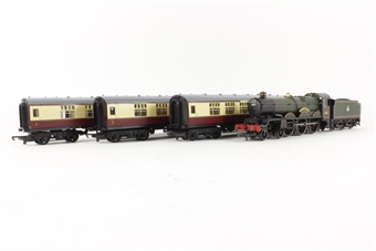 Torbay Express Train Pack with Castle class 4-6-0 5004 Llanstephan Castle & 3 x Mk1's W34302 (BSK), W15059 (CK), W15064 (CK) in red/cream.
