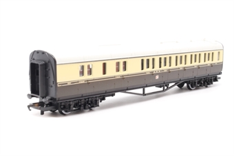 3rd Class Brake in GWR Chocolate & Cream - 4920 split from train pack