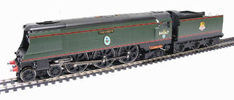 Streamlined Battle Of Britain Class 4-6-2 34067 "Tangmere" in BR Green with early emblem