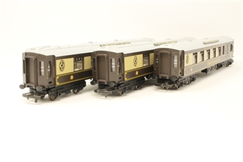 "Thanet Belle" Coach pack with 3 pullman coaches "Maid of Kent", "Coral" and "Car No 11" - Split from set