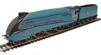 Class A4 4-6-2 4468 'Mallard' in LNER blue