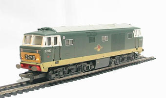 Class 35 Hymek D7092 in BR green (weathered)