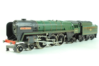 Class 7MT Britannia 4-6-2 'Britannia' 70000 in BR Green