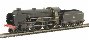 Class V 'Schools' 4-4-0 30909 ''St Pauls'' in BR black with early emblem