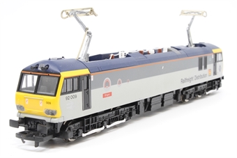 Class 92 92009 "Elgar" in Railfreight Distribution livery