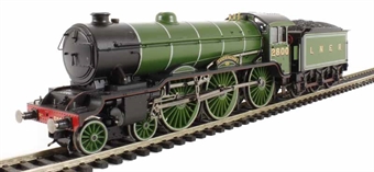 Class B17/1 Sandringham 4-6-0 2800 'Sandringham' in LNER Green - DCC fitted