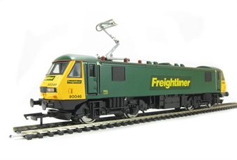 Class 90 90046 in original Freightliner Green/Yellow 