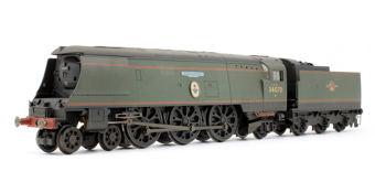 Class 7P6F Battle of Britain 4-6-2 34070 "Manston" in BR Green with early crest - Hornby Collector's Club exclusive