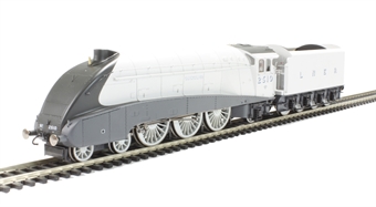 Class A4 4-6-2 2510 "Quicksilver" in LNER Silver - The Silver Jubilees Collection