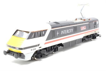 Class 91 91003 "The Scotsman" in Intercity Swallow livery
