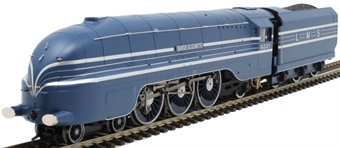 Class 8P 'Streamlined Coronation' 4-6-2 6221 "Queen Elizabeth" in LMS coronation blue