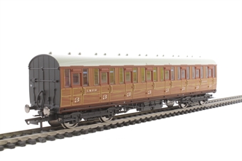 Gresley non-vestibuled suburban third class 21022 in LNER teak