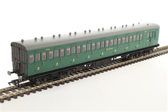 58' Maunsell Rebuilt (Ex-LSWR 48GÇÖ) eight compartment brake third 2638 in SR malachite green