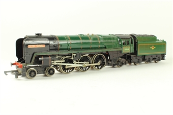 Britannia Class 4-6-2 'Oliver Cromwell' 70013 in BR green
