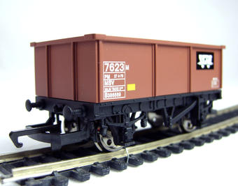 Ore wagon in BR brown B386569