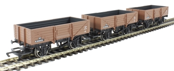 Pack of 3 five-plank open wagons in BR bauxite