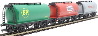 TTA tank wagons in Total 407, BP 9132 and Texaco 1627 liveries - Railroad Range - pack of three