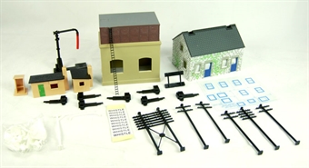 Building Accessories Pack 2. Contains 1 x R539, 1 x R8003, 1 x R574 for TrakMat Expansion