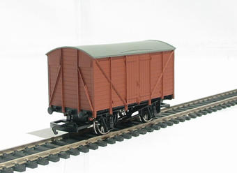 Ventilated van in red oxide (Thomas the Tank range)