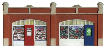 Station forecourt arched shops - plastic kit