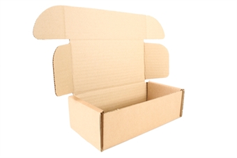 Small cardboard box ideal for storing tank engines & rolling stock (190*95*60mm)