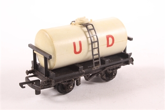 United Dairy Milk Tank Wagon - TT Gauge