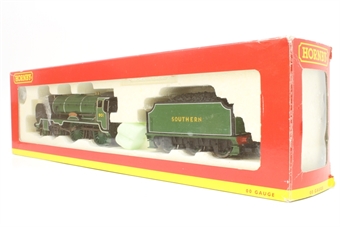 Schools Class 4-4-0 901 'Winchester' in Southern malachite green - TMC special edition