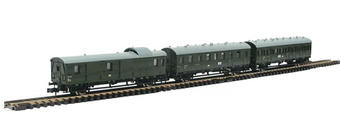 Epoch III 3 piece compartment car set in German DDR green livery