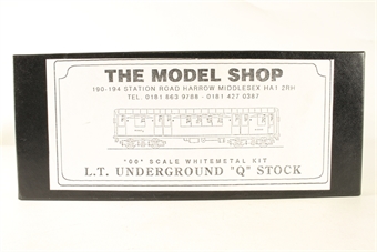 London Tube Q Stock Hammersmith & City - 2 motorised, 2 dummy